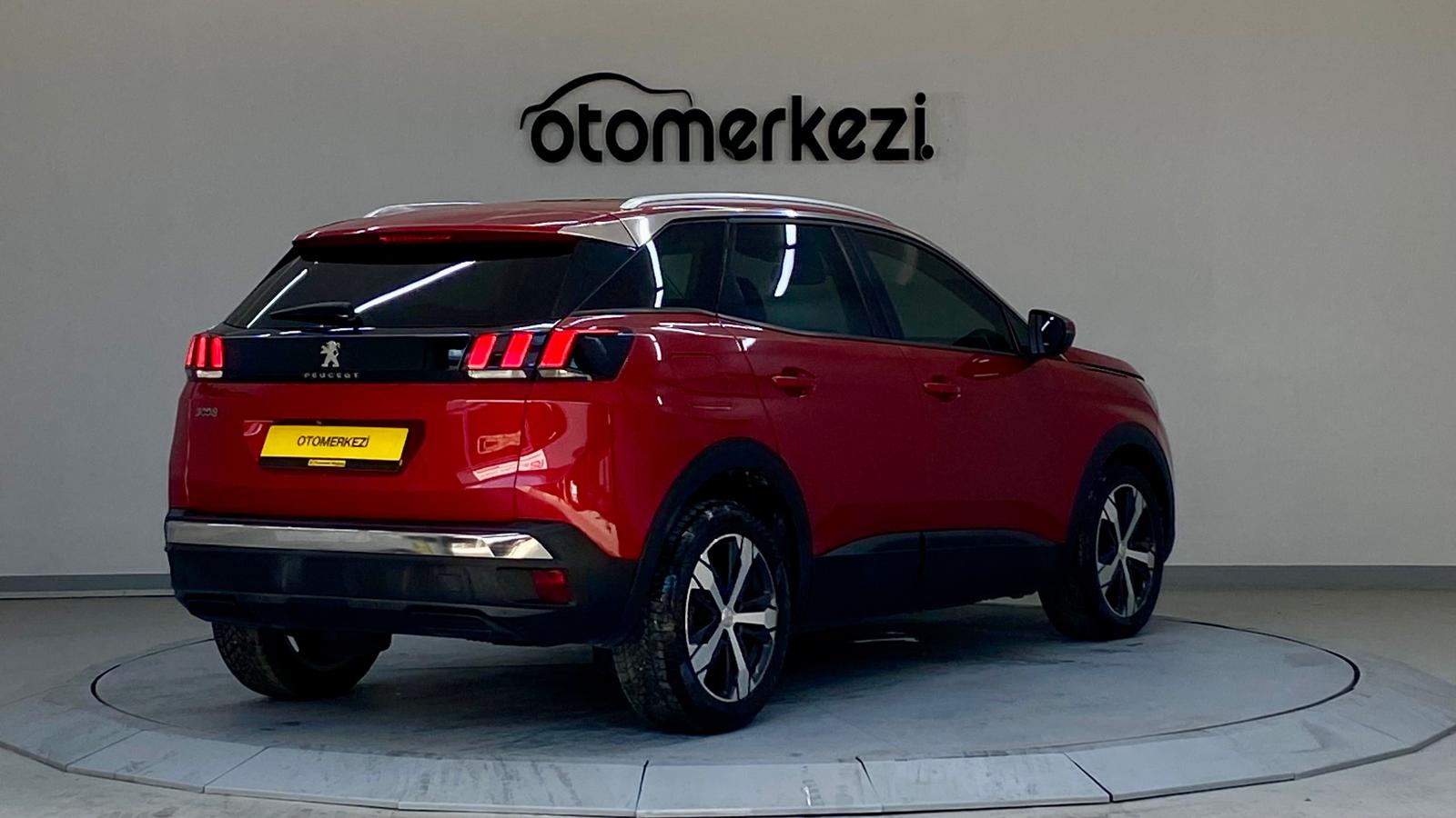 PEUGEOT 3008 4
